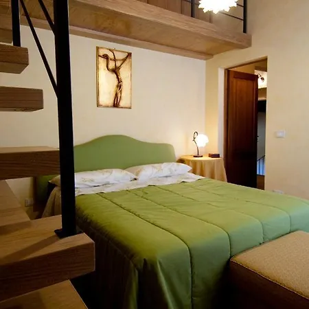 Savignola Paolina Agroturismo *